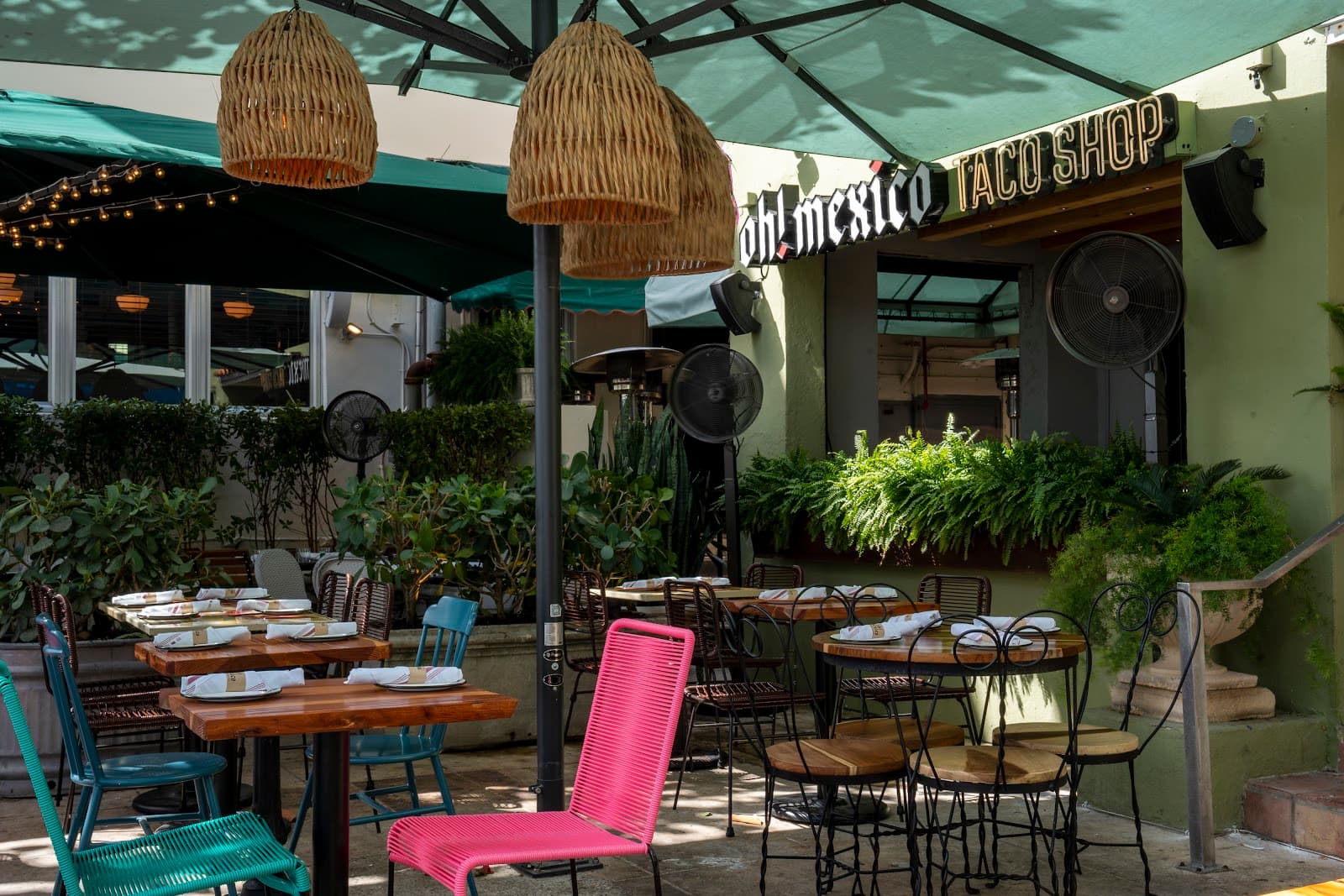 Oh Mexico | Ocean Drive exterior or interior